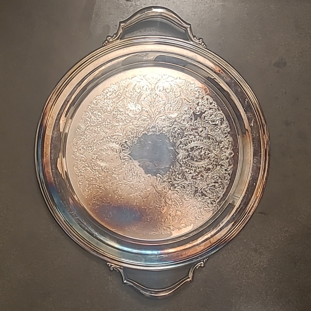 VINTAGE ONEIDA SILVER SERVING TRAY WITH HANDLES